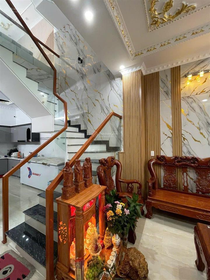 Nhà 3 lầu ngay lý thường kiệt đường thông 8m
giá 7 tỷ 600