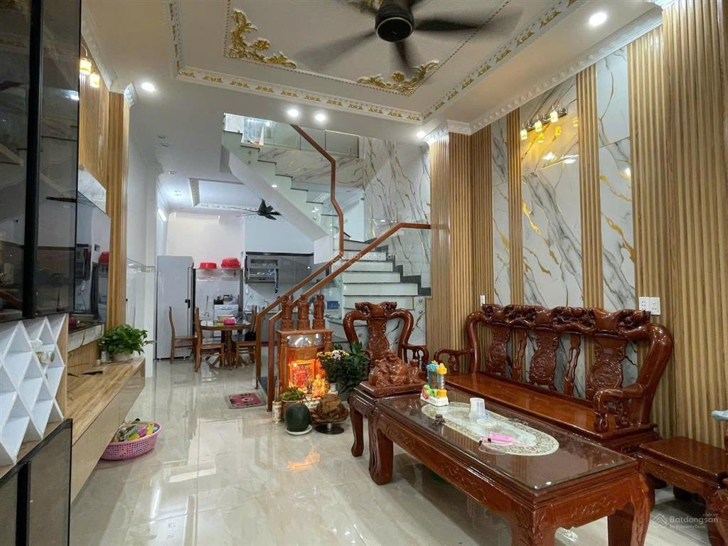 Nhà 3 lầu ngay lý thường kiệt đường thông 8m
giá 7 tỷ 600