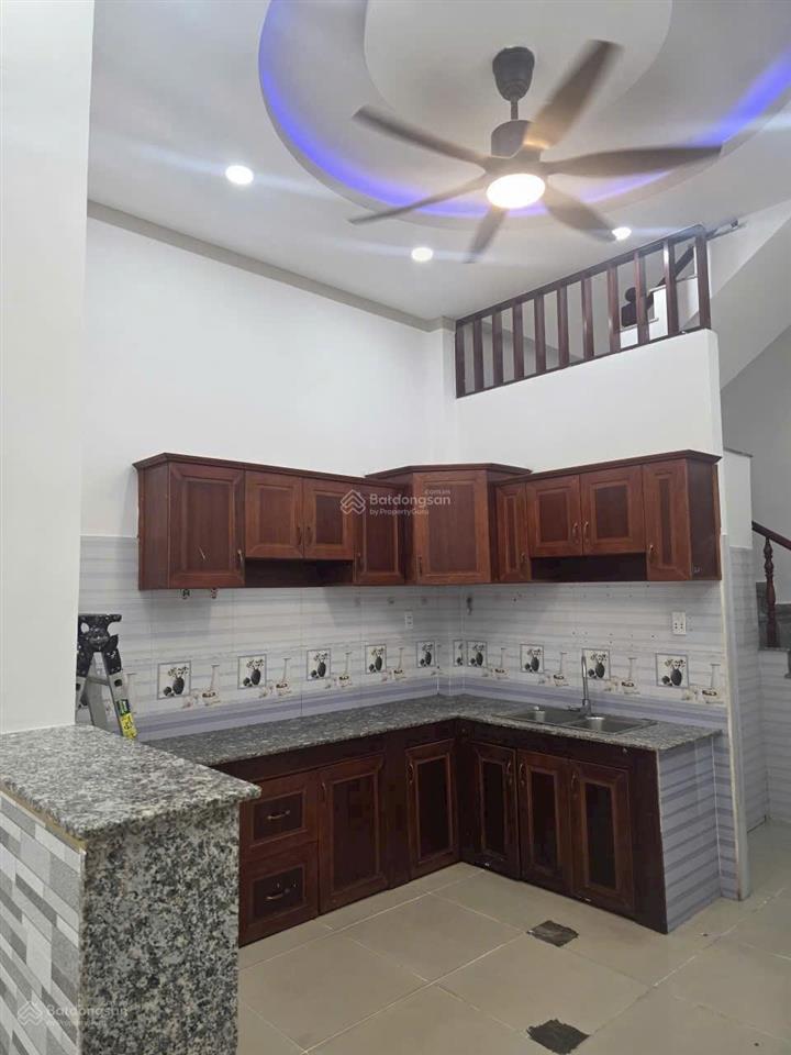 Chính chủ bán nhà 1 trệt 1 lầu ở bình thung, đông hoà. giáp làng đhqg. dt 60,5m2. full thổ. 3pn,2wc