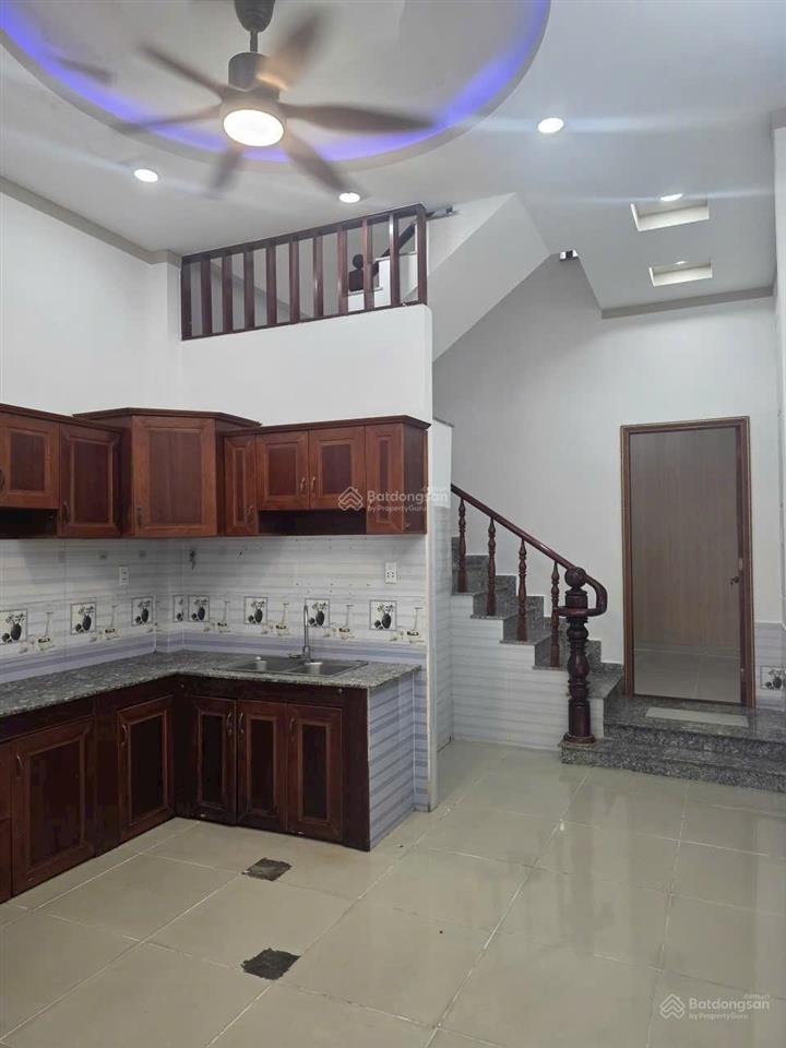 Chính chủ bán nhà 1 trệt 1 lầu ở bình thung, đông hoà. giáp làng đhqg. dt 60,5m2. full thổ. 3pn,2wc