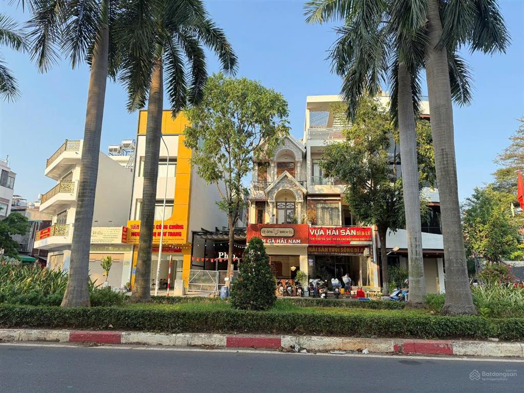 Chủ giảm sốc 500 triệu  mặt tiền gs1 kinh doanh hái ra tiền . đối diên vietinbank và techcombank .