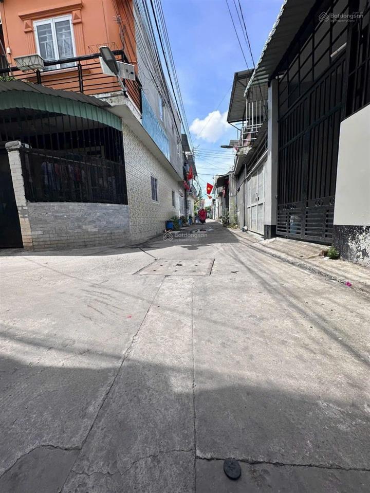Chính chủ cần bán trệt lầu ở đông chiêu, dĩ an. dt 68,7m. t.cư 55m². 3pn, 2wc. đường xe hơi