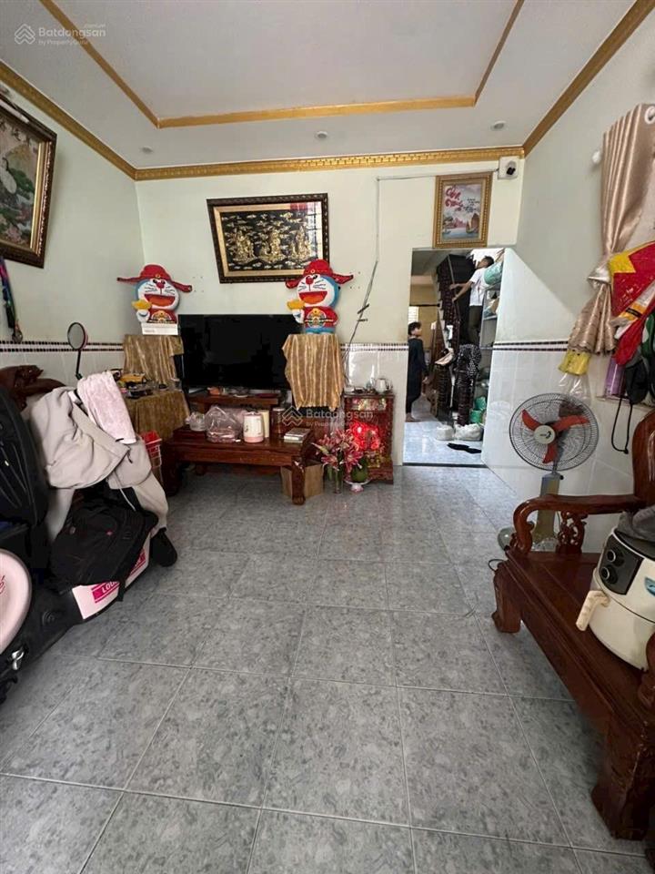 Chính chủ cần bán trệt lầu ở đông chiêu, dĩ an. dt 68,7m. t.cư 55m². 3pn, 2wc. đường xe hơi
