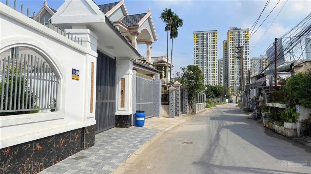 Mặt tiền nguyễn thị út, ngang 6m. phường đông hoà