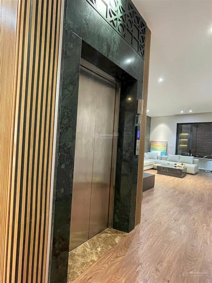 Chính chủ cần bán nhà mt 3 lầu đã hoàn công. ở tthc dĩ an. dt 127m2. đường 14m. nội thất hiện đại