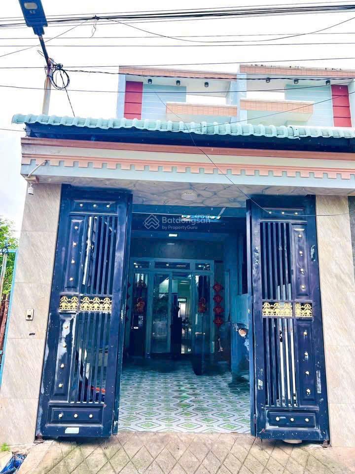 Bán nhà gần làng đại học  vị trí đẹp, tiềm năng cao