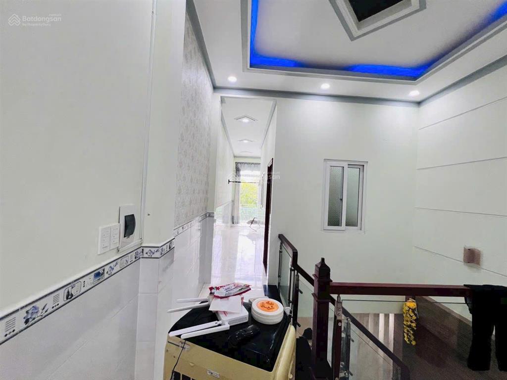Bán nhà gần làng đại học  vị trí đẹp, tiềm năng cao