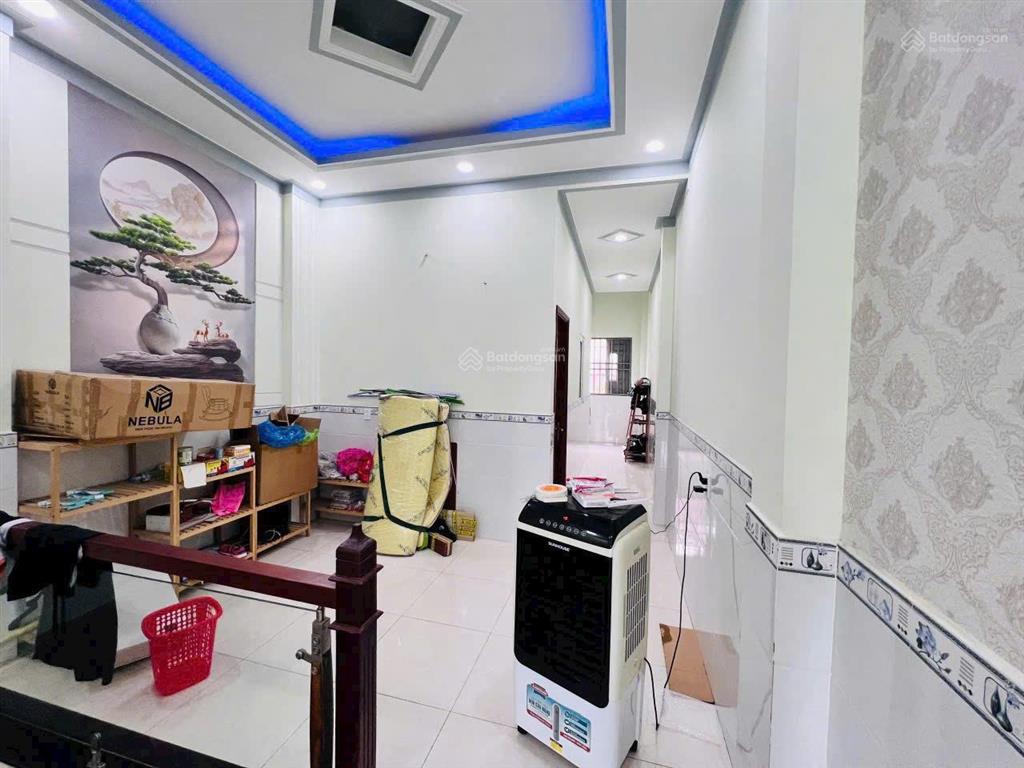 Bán nhà gần làng đại học  vị trí đẹp, tiềm năng cao
