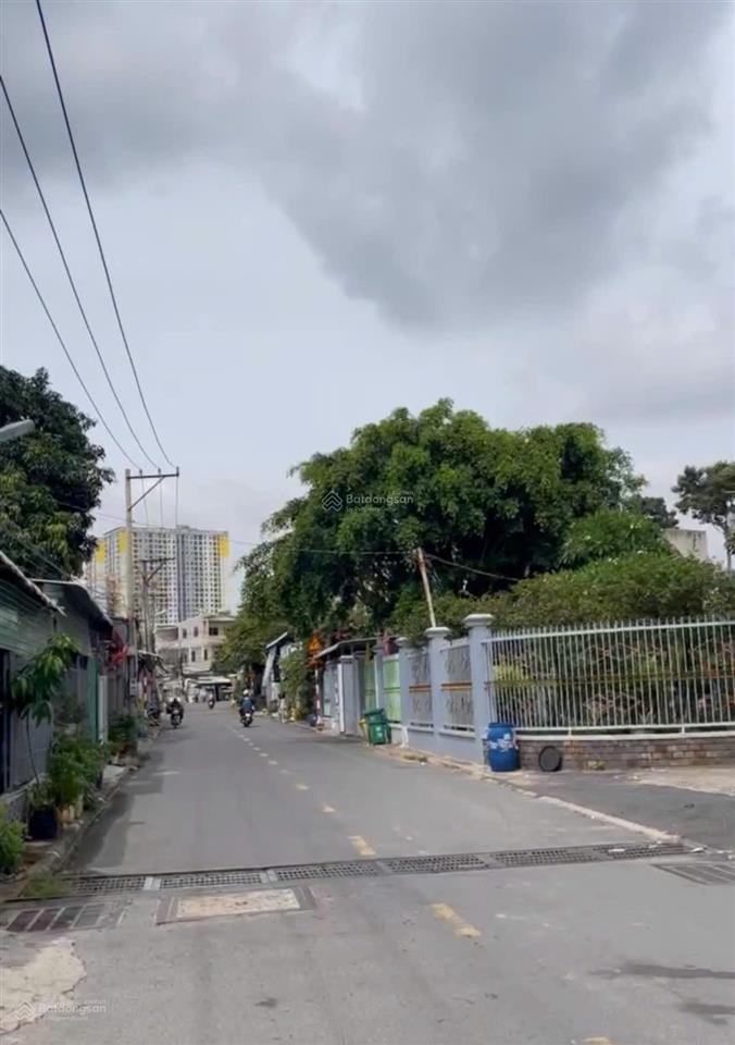 Chính chủ cần bán gấp mt kinh doanh ở suối lồ ồ, đông hòa. dân cư nhộn nhịp. gần chợ, trường, cv