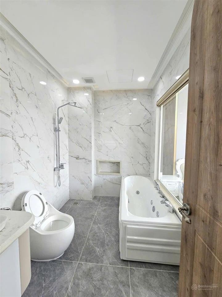 Chính chủ bán gấp nhà 4 tầng ở hai bà trưng, đông hòa gần trường, chợ, siêu thị go. dt 90m2 4pn 5wc