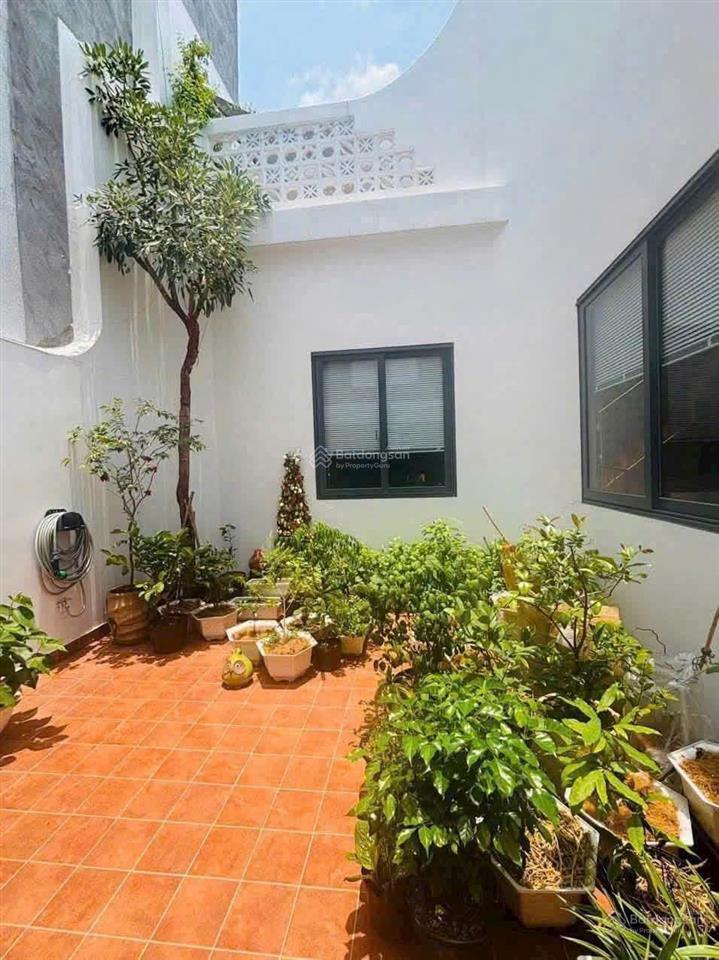 Nhà indochine đẹp  gần ngã tư chiêu liêu  ngang 10m  hxh  giá 4,9 t