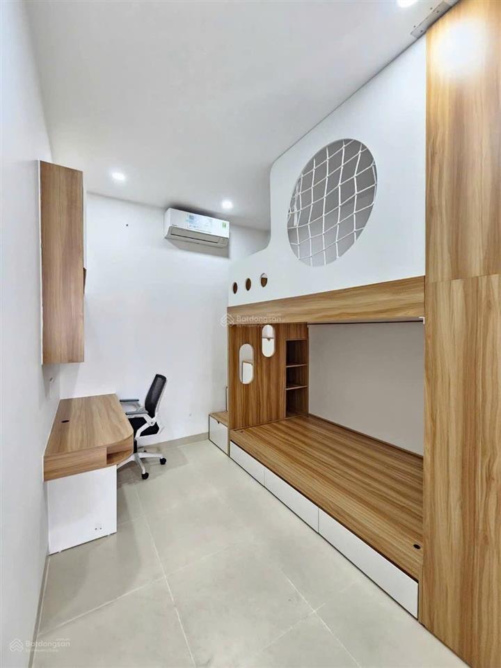Chính chủ cần bán gấp căn hộ ở linh xuân, thủ đức. gần làng đhqg 800m. đường 7m thông. dt 109,7m2