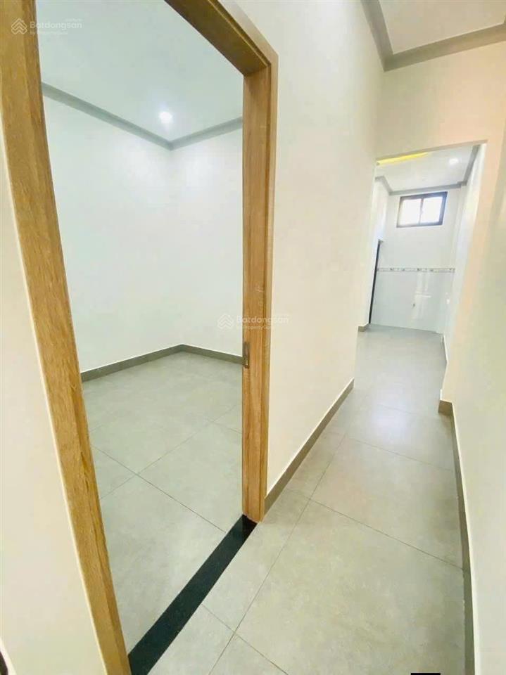 Chính chủ cần bán gấp nhà trệt 1 lầu ở ng an ninh. dĩ an. gần chợ, trường c1,c2. dt 82,9m. 4pn,2wc