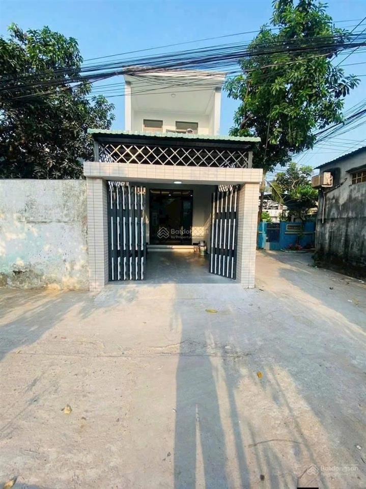 Chính chủ cần bán gấp nhà trệt 1 lầu ở ng an ninh. dĩ an. gần chợ, trường c1,c2. dt 82,9m. 4pn,2wc
