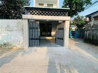 Chính chủ cần bán gấp nhà trệt 1 lầu ở ng an ninh. dĩ an. gần chợ, trường c1,c2. dt 82,9m. 4pn,2wc