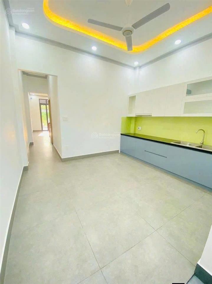 Chính chủ cần bán gấp nhà trệt 1 lầu ở ng an ninh. dĩ an. gần chợ, trường c1,c2. dt 82,9m. 4pn,2wc