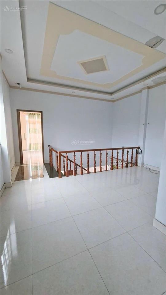 Chính chủ cần bán nhà trệt lầu ở nội hoá, đông hoà. dt 100m2. 3pn, 2wc. gần chợ, trường học