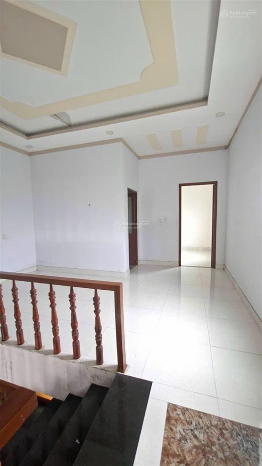 Chính chủ cần bán nhà trệt lầu ở nội hoá, đông hoà. dt 100m2. 3pn, 2wc. gần chợ, trường học