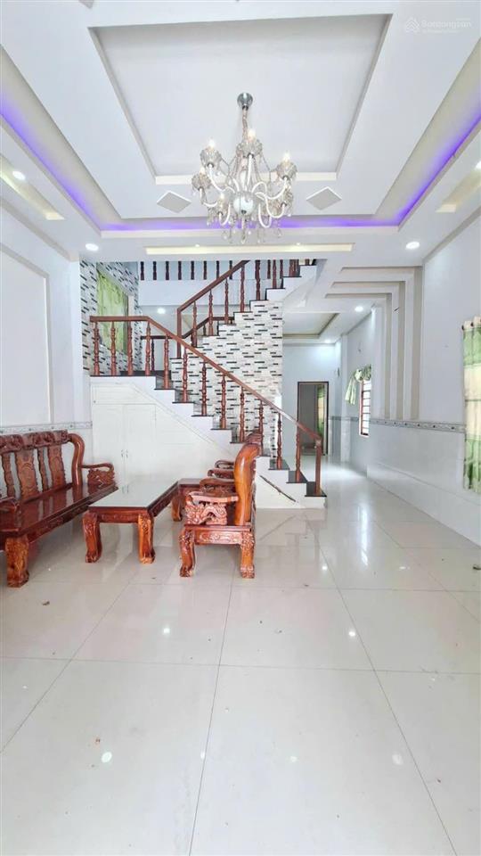 Chính chủ cần bán nhà trệt lầu ở nội hoá, đông hoà. dt 100m2. 3pn, 2wc. gần chợ, trường học