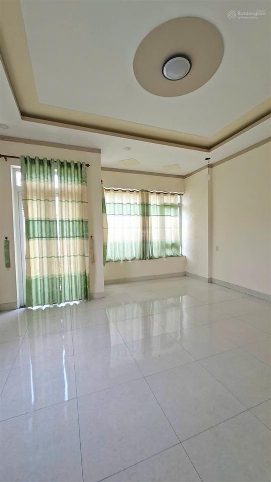 Chính chủ cần bán nhà trệt lầu ở nội hoá, đông hoà. dt 100m2. 3pn, 2wc. gần chợ, trường học