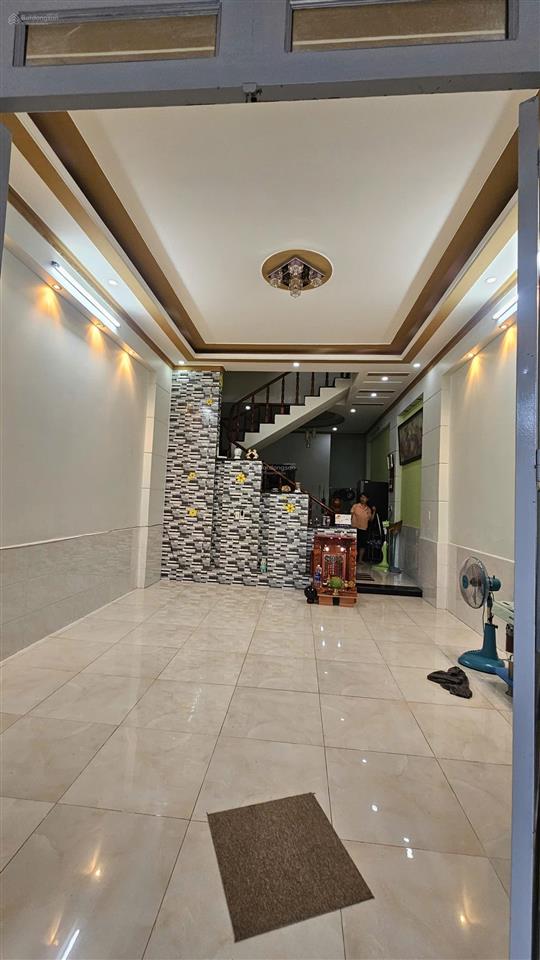 Bạn gấp nhà trọ lầu ngay big c dĩ an đường trước nhà 6m sổ riêng san xe hơi 7 chỗ
