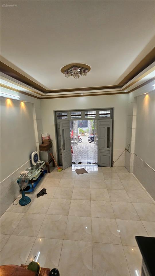 Bạn gấp nhà trọ lầu ngay big c dĩ an đường trước nhà 6m sổ riêng san xe hơi 7 chỗ