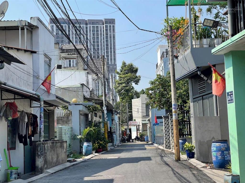 Chính chủ cần bán lô đất đẹp vuông vứt ở đông hòa. dt 148,1m. t.cư 84m. gần trường c1,c2. đông đúc