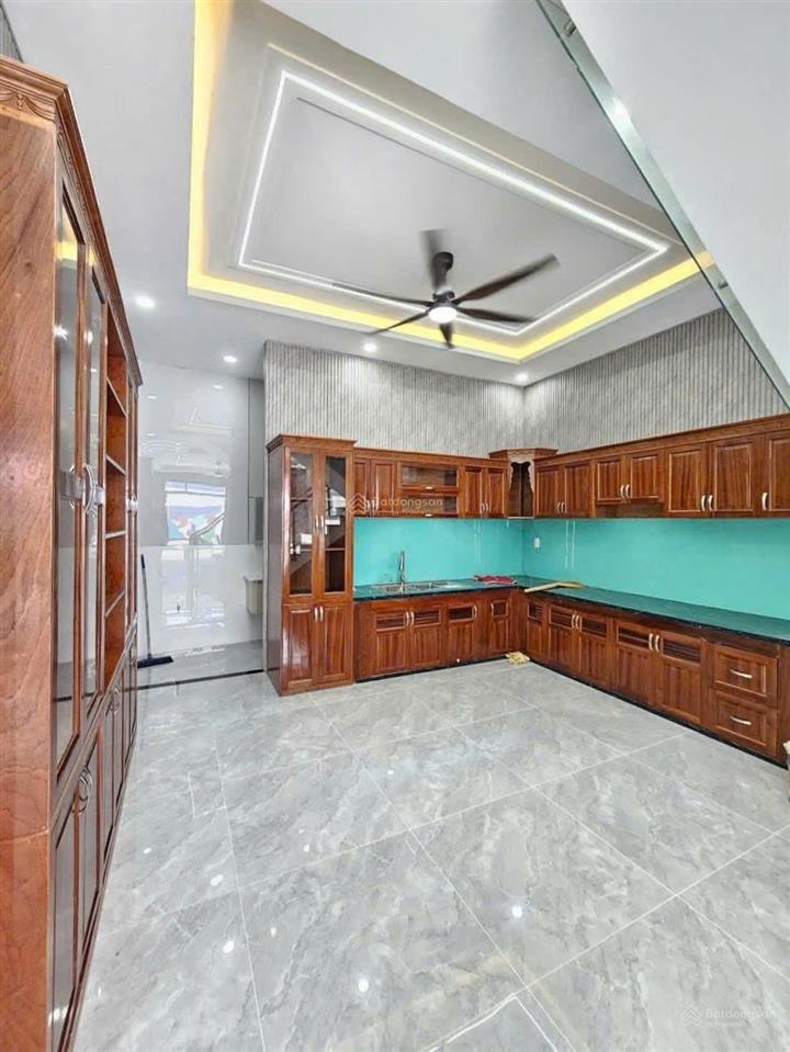 Chính chủ cần bán gấp trệt 2 lầu ở đường đông minh, đông hòa. dt 93,1m. 3pn, 4wc. gần thị go 500m