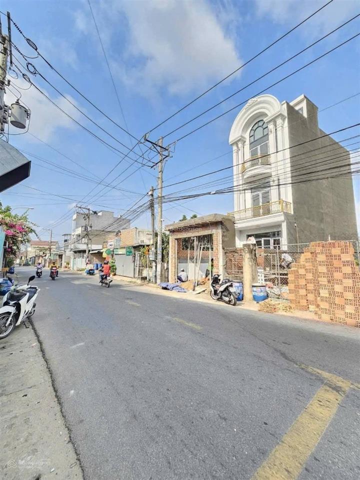 Chính chủ cần bán gấp trệt 2 lầu ở đường đông minh, đông hòa. dt 93,1m. 3pn, 4wc. gần thị go 500m