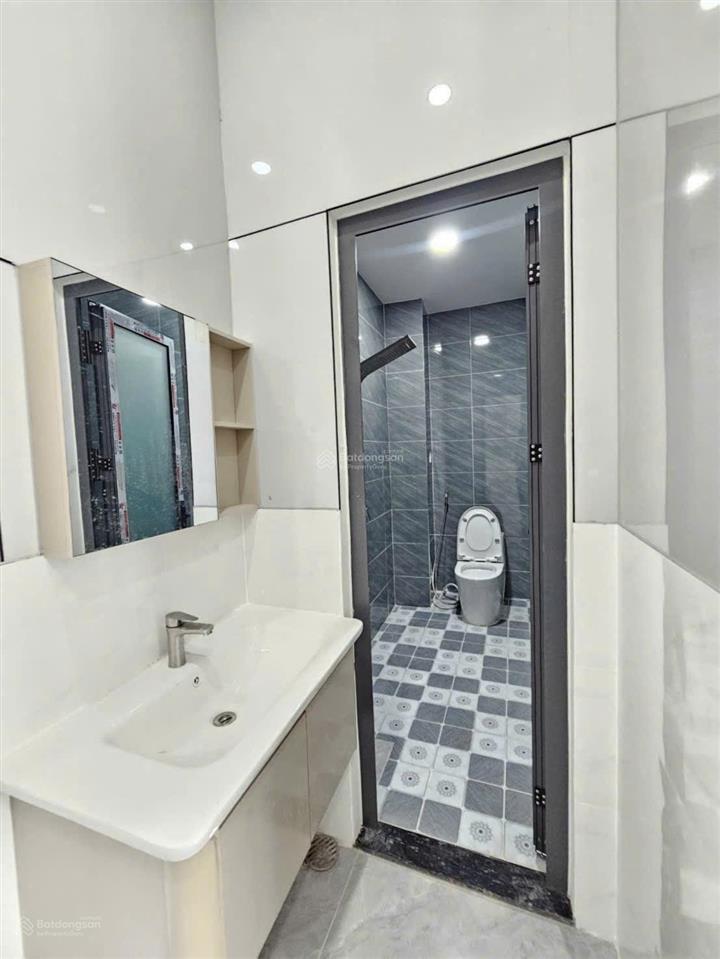 Chính chủ cần bán gấp trệt 2 lầu ở đường đông minh, đông hòa. dt 93,1m. 3pn, 4wc. gần thị go 500m
