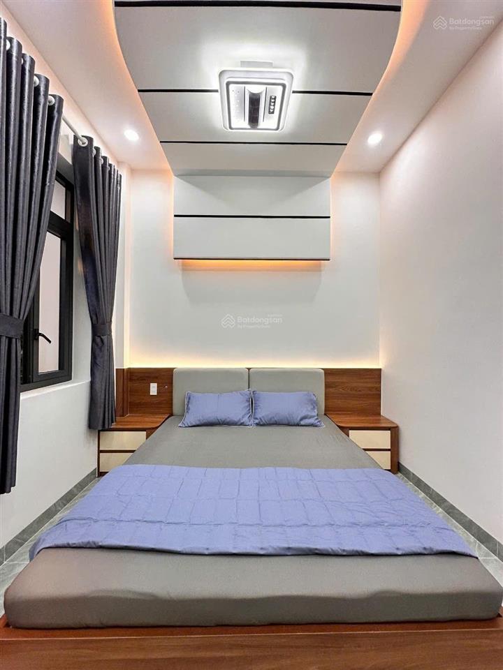 Chính chủ cần bán nhà trệt 2 lầu, tum ở dĩ an. kinh doanh vip. đường rộng. dt 60m2. 4wc, 4pn.