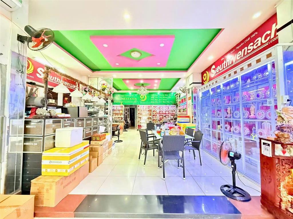 Chính chủ cần bán nhà phố 6 tầng ở tthc dĩ an. dt 131,7m2. ngang 6m. gần trường học, gần công viên