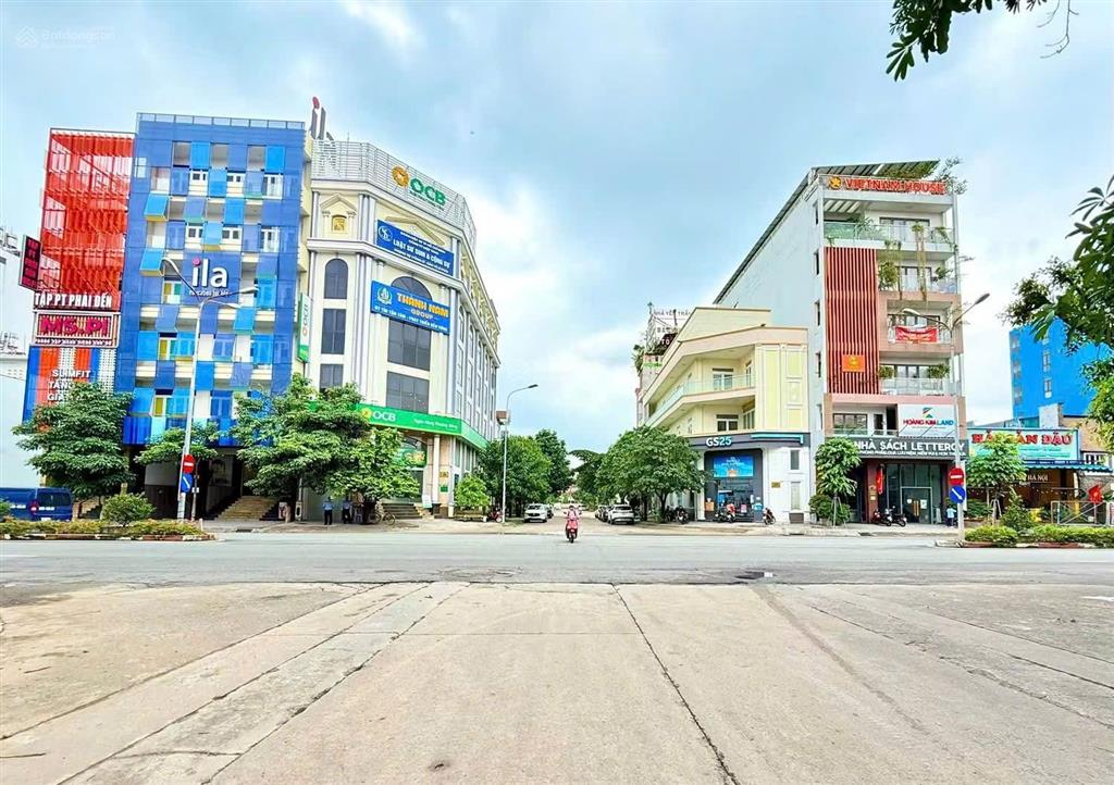 Chính chủ cần bán nhà phố 6 tầng ở tthc dĩ an. dt 131,7m2. ngang 6m. gần trường học, gần công viên