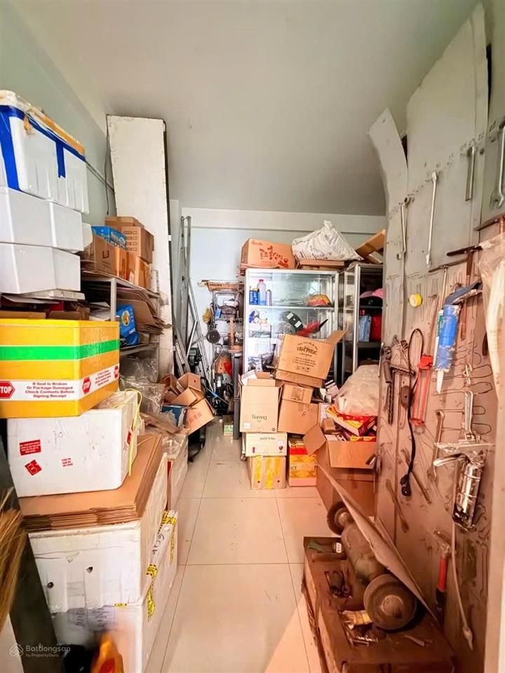 Chính chủ cần bán nhà phố 6 tầng ở tthc dĩ an. dt 131,7m2. ngang 6m. gần trường học, gần công viên