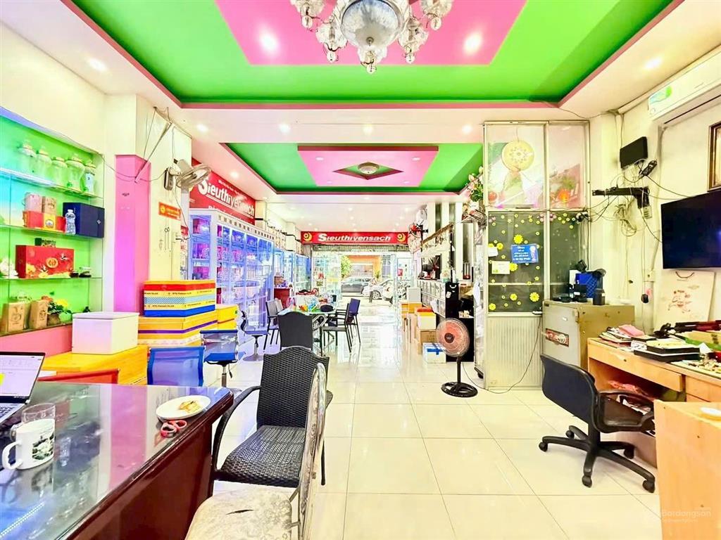 Chính chủ cần bán nhà phố 6 tầng ở tthc dĩ an. dt 131,7m2. ngang 6m. gần trường học, gần công viên