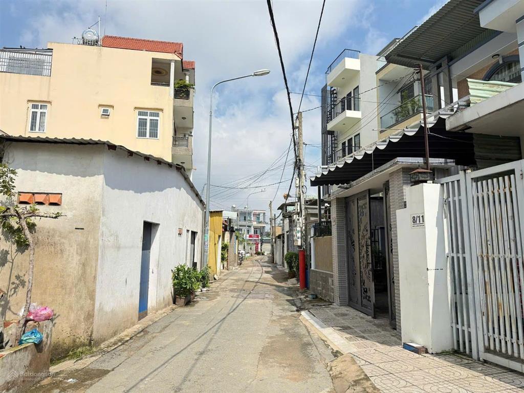 Đất xây căn hộ dịch vụ đông hòa  ngay sát làng đại học quốc gia