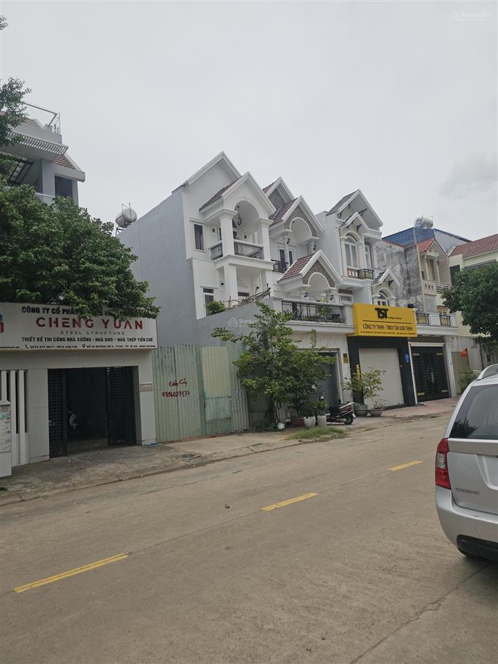 Bán nhà 3tầng lầu tthc dĩ an sát ngân hàng vcbbank vị trí kinh doanh tiện mở spa văn phòng cho thuê