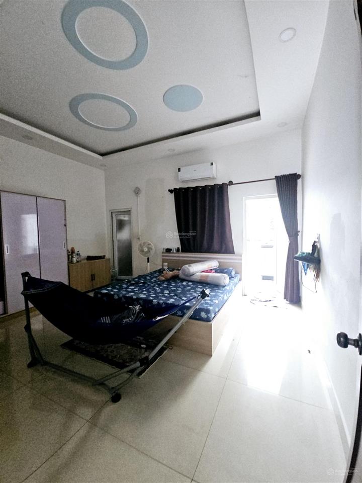 Bán nhà 3tầng lầu tthc dĩ an sát ngân hàng vcbbank vị trí kinh doanh tiện mở spa văn phòng cho thuê
