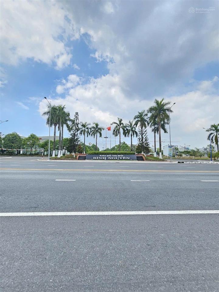 Chính chủ cần bán lô đất ở kdc bình nguyên, ở đông hòa. dt 300m2. ngang 15m. dân cư đông đúc