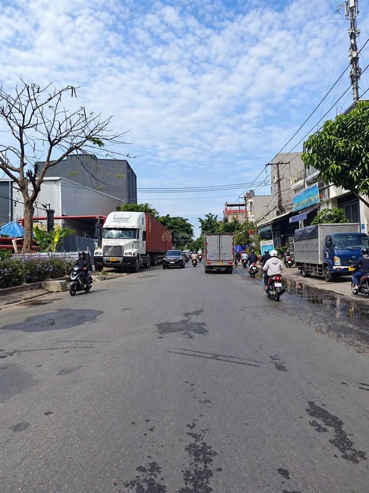 Chình chủ cần bán nhà mt trệt lầu ở tân đông hiệp, dĩ an. dt 74,5m. 3pn, 2wc. đường 10m. gần vincom