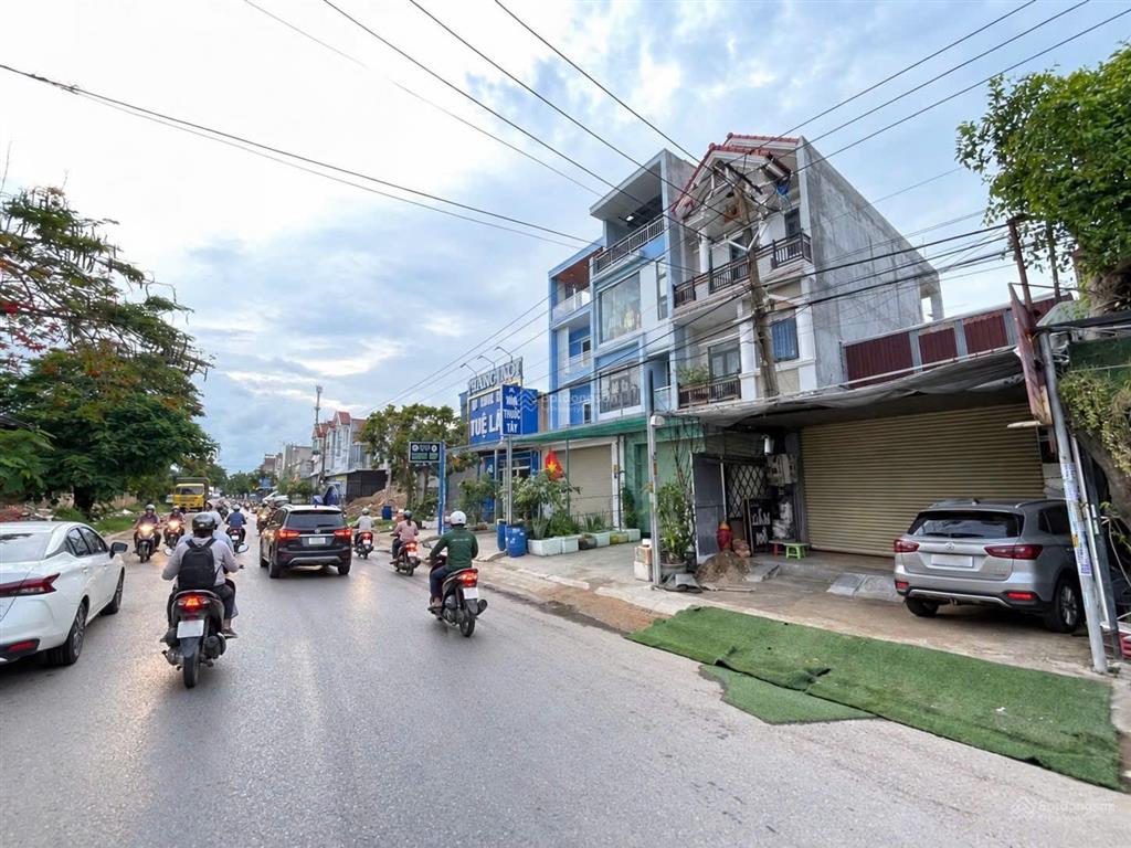 Chình chủ cần bán nhà mt trệt lầu ở tân đông hiệp, dĩ an. dt 74,5m. 3pn, 2wc. đường 10m. gần vincom