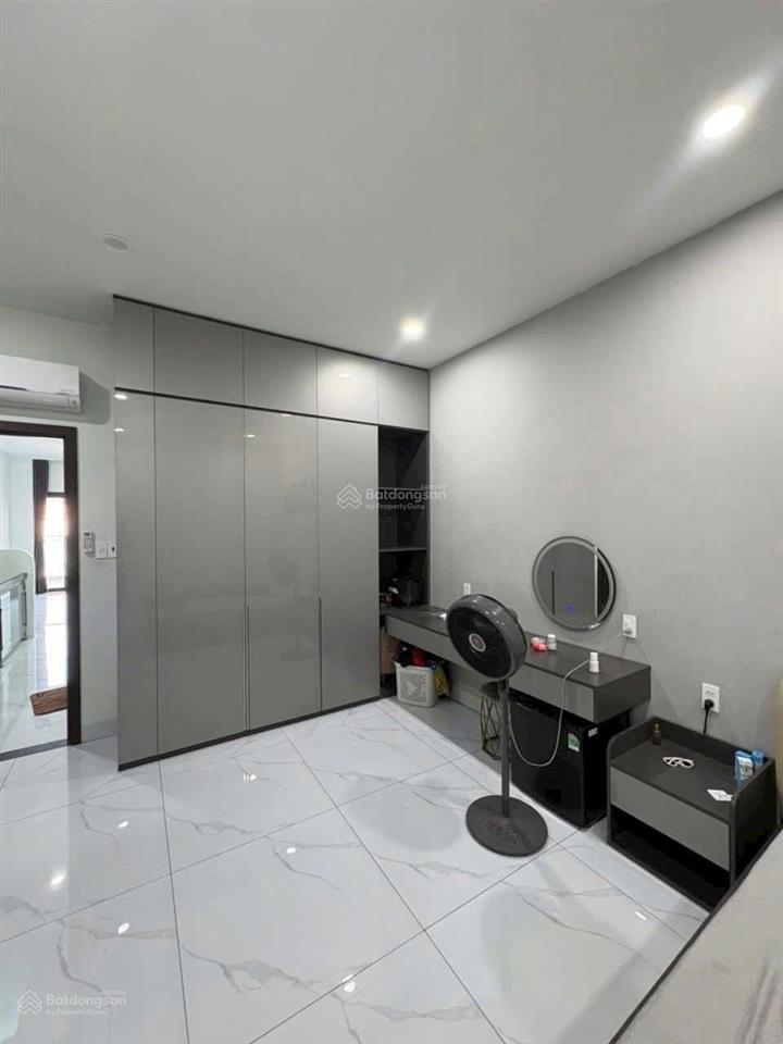 Chính chủ cần bán trệt lầu ở đông hòa. sát trường c1, c2, chợ. đi s.thị go 1km dt 101,5m. 3pn, 3wc