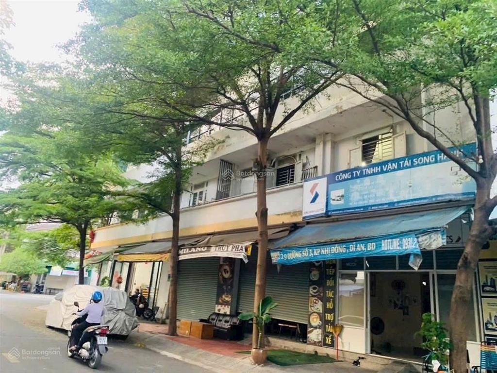 Chính chủ cần bán gấp góc 2 mt trệt 2 lầu ở tthc dĩ an. dt 141m2. 4pn, 3wc. kinh doanh đa ngành