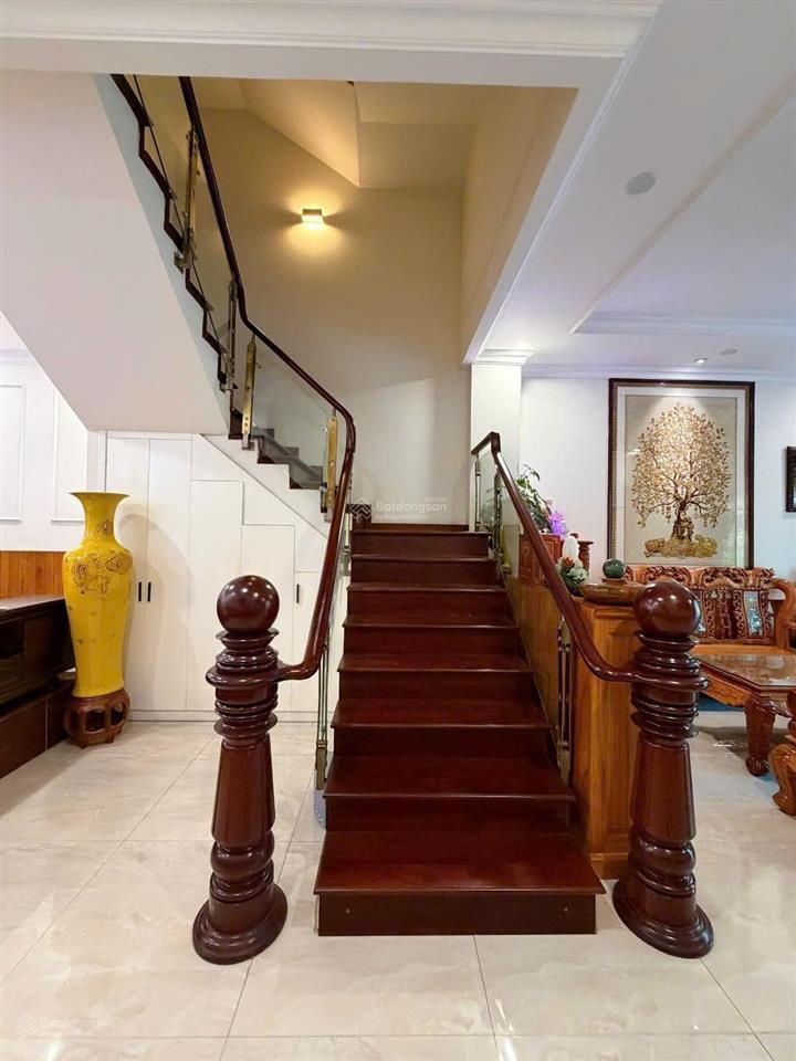 Chính chủ cần bán 3 lầu tum ở đường gs03 dĩ an. dt 100m2. ngang 5. sầm uất, tiện ích. 4pn, 4wc