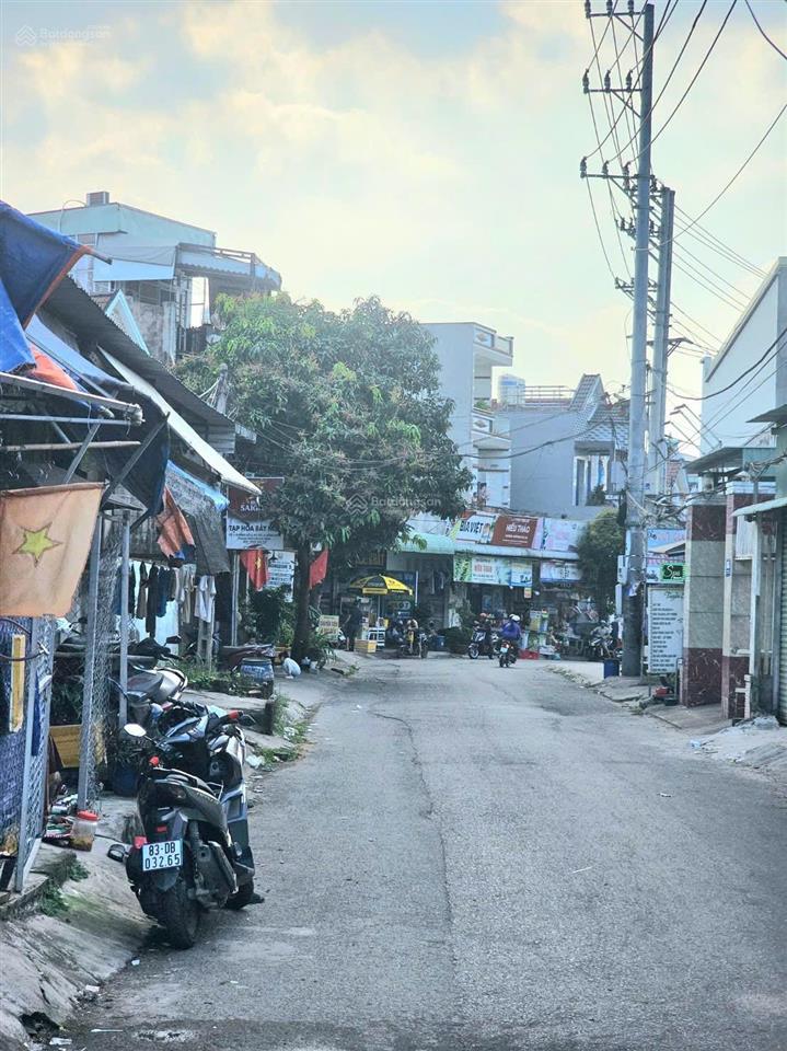 Chính chủ cần bán nhà 2 tầng ở đông minh, đông hoà. dt 99m2. 3pn, 2wc. gần trường, s.thịgo.tiện ích