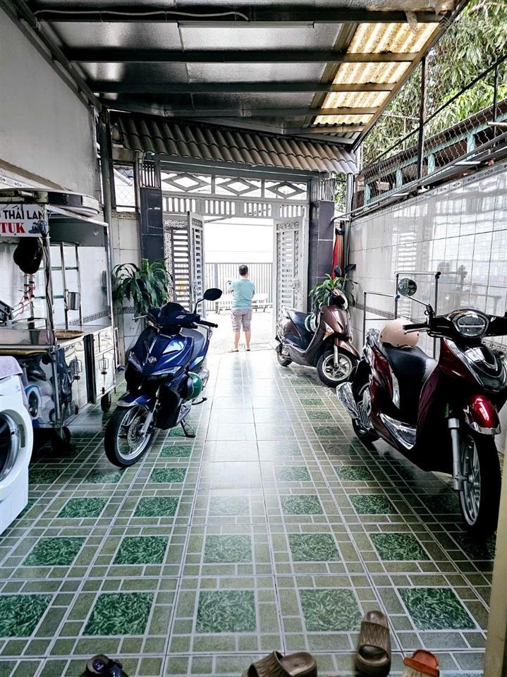 Chính chủ cần bán nhà 2 tầng ở đông minh, đông hoà. dt 99m2. 3pn, 2wc. gần trường, s.thịgo.tiện ích
