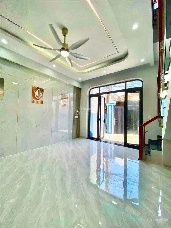 Nhà 1 trệt 2 lầu hoàn công gần chợ dĩ an 1
