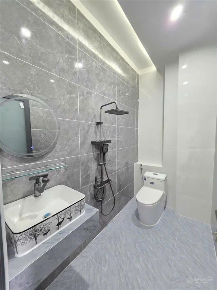 Nhà 1 trệt 2 lầu hoàn công gần chợ dĩ an 1