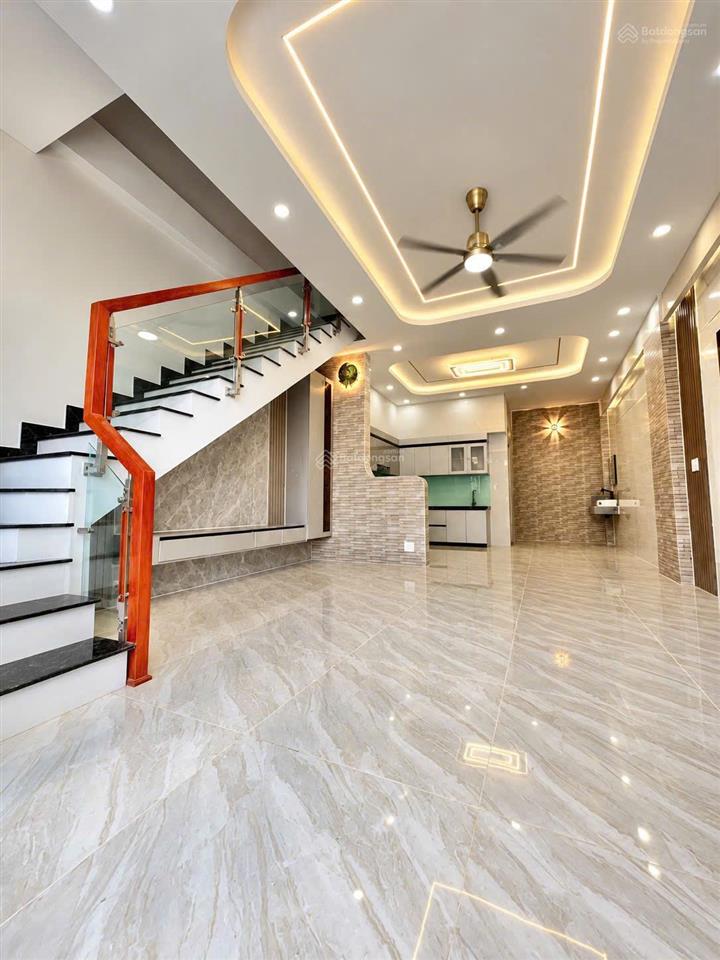 Nhà 1 trệt 2 lầu hoàn công gần chợ dĩ an 1
