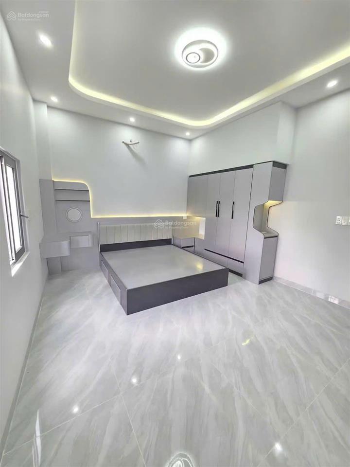 Nhà 1 trệt 2 lầu hoàn công gần chợ dĩ an 1
